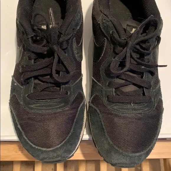 Nike Running Shoes - Picture 4 of 7